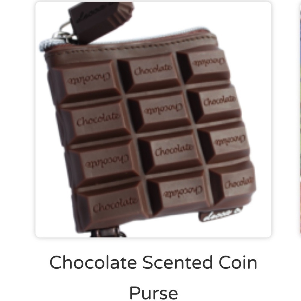 Decca C. chocolate-scented coin purse